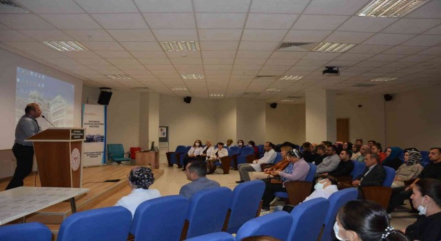 Yoğun bakım hemşirelerine sertifikalı eğitim