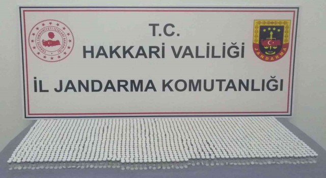 Yüksekovada bin 690 adet kaçak botoks malzemesi ele geçirildi