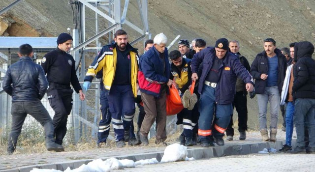 Yüksekovada biri doktor 3 kişi silahla vurulmuş halde bulundu