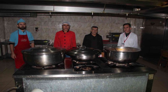 Yurttaki fazla yemekler ihtiyaç sahiplerine ulaştırılıyor