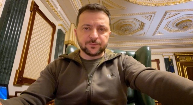 Zelenskiy: Cephede yavaş yavaş ilerlediğimiz alanlar var