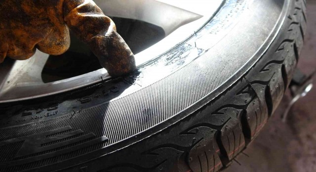 Zorunlu kış lastiği uygulaması bugün başladı: Cezası bin 152 lira