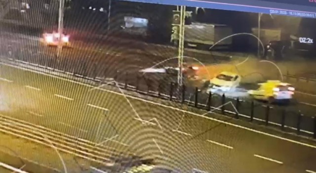 1 polisin şehit olduğu 5 kişinin yaralandığı kaza güvenlik kamerasına yansıdı