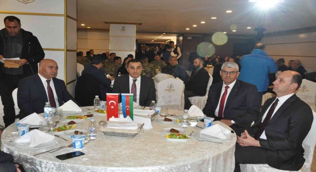 20 Ocakta katledilen Azeriler Karsta anıldı