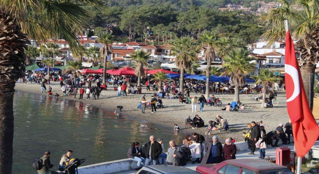 2023ü denizde karşıladılar