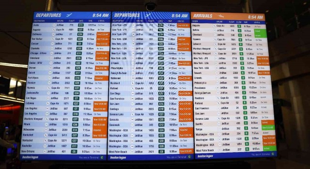 ABD'de iç hat uçuşları kademeli olarak yeniden başladı