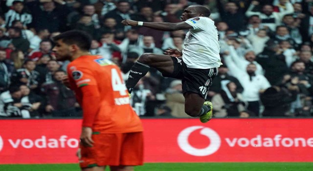 Aboubakar 677 gün sonra Vodafone Parkta sahaya çıktı