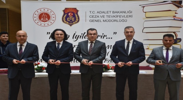 Adanada Adliyesinde kitap bağışı kampanyası