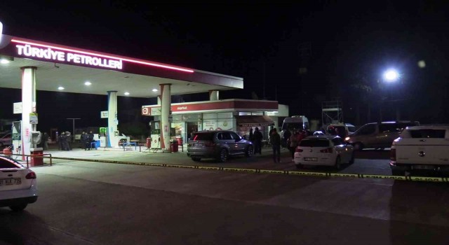 Adanada akaryakıt istasyonuna kalaşnikoflu saldırı: 1 ölü