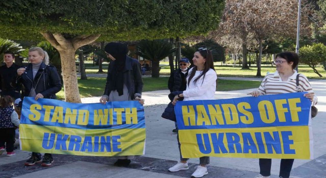 Adanada yaşayan Ukraynalılar, Ukrayna Birlik Gününü kutladı