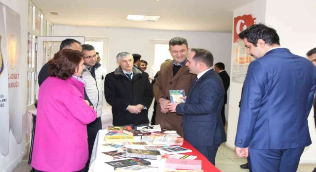 Adliyede kitap bağış kampanyası
