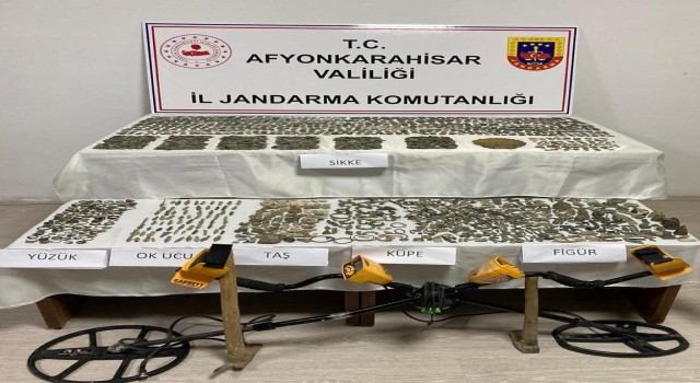 Afyonkarahisarda binlerce tarihi eser ele geçirildi