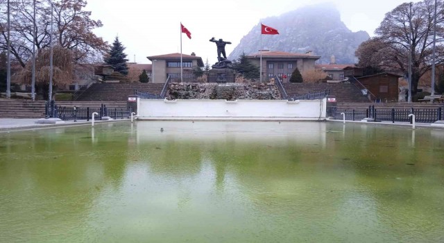 Afyonkarahisarda olumsuz hava şartları sürüyor