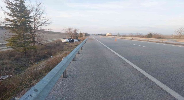 Afyonkarahisarda otomobil takla attı: 4 yaralı