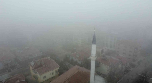Afyonkarahisarda sis etkili oldu