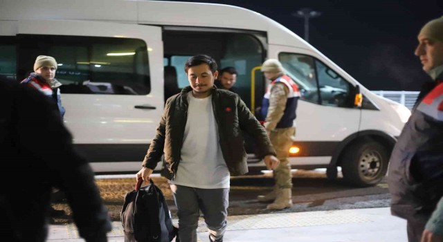 Ağrıda 138 Afgan göçmen, ülkelerine gönderildi