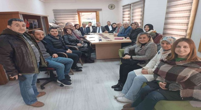 AK Parti ilçe teşkilatından Gazeteciler Derneğine ziyaret