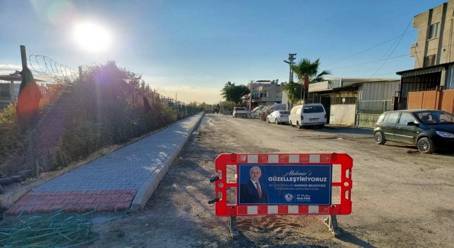 Akdenizde asfalt çalışmaları sürüyor