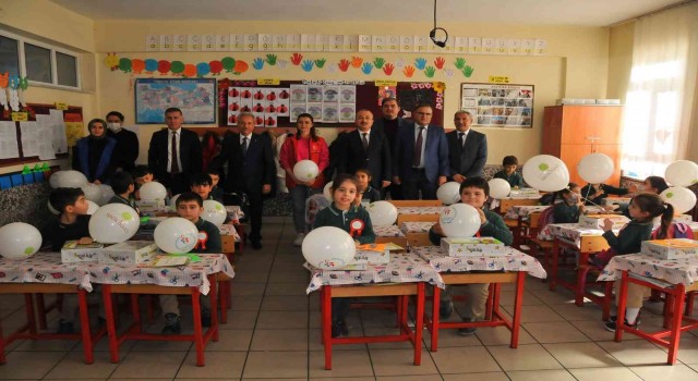 Akşehirde 17 bin 90 öğrenci karne aldı