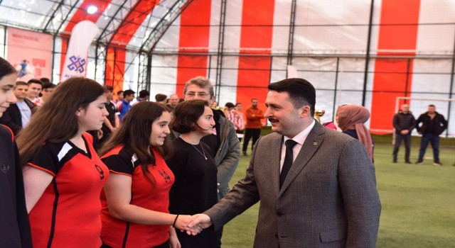 Altıeylülde Mahalle ligi kupa töreni gerçekleşti