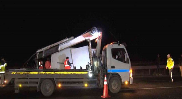 Ankarada yabancı uyrukluları taşıyan araç kaza yaptı: 21 yaralı