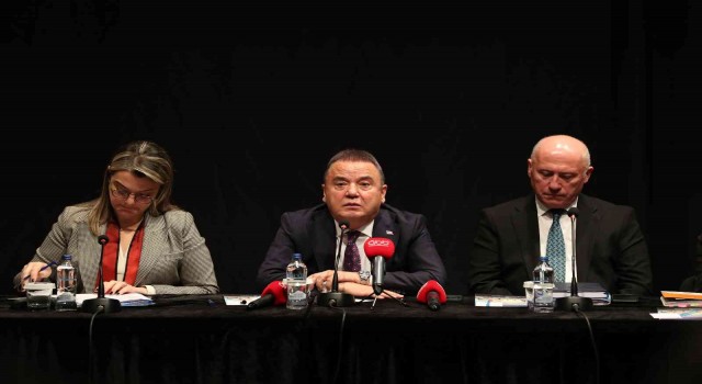 Antalyada resmi plakalı otobüsleri Büyükşehir işletecek