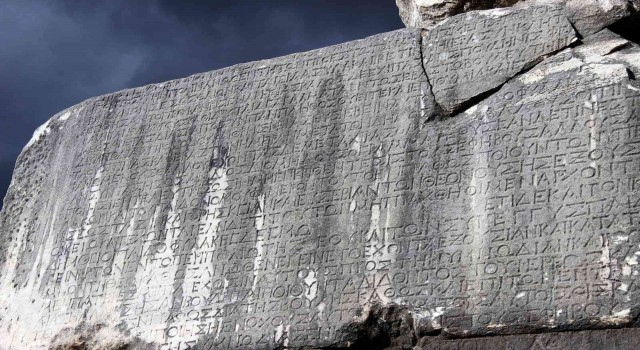 Antik kentte bulunan sabit fiyat (narh) kararnamesi, kentin Roma döneminde yaşadığı ekonomik krizle mücadeleyi gösteriyor