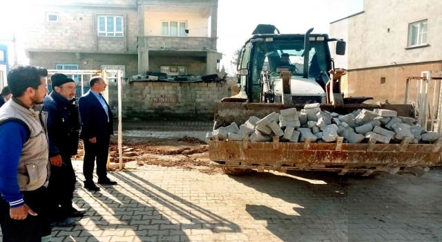 Arabanda bozulan yollar onarılıyor