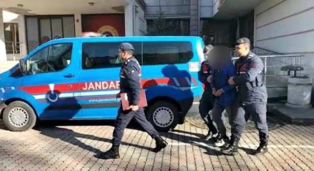 Aranan şahıslar jandarmadan kaçamadı: 2 tutuklama