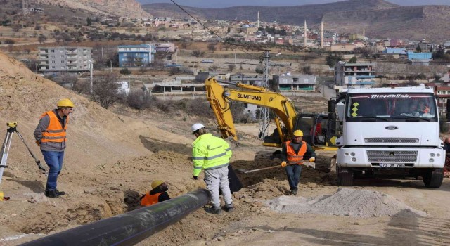 Artukluda 30 yıllık şebeke hattının yenileme çalışmaları başladı