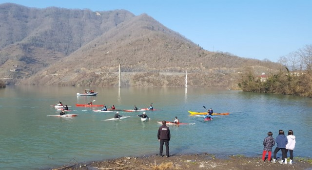 Artvin Muratlı Barajında su sporları şenliği düzenlendi