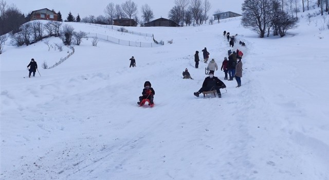 Artvinde kar yağmayınca geleneksel tahta kızak yarışları iptal edildi