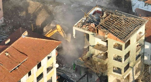Asrın felaketinde kalan izler siliniyor