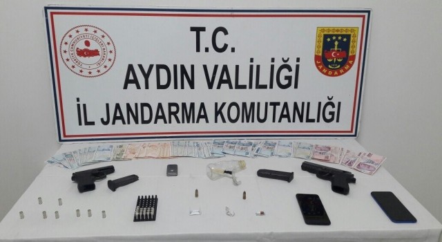 Aydında 12 yıl 9 ay kesinleşmiş hapis cezası bulunan uyuşturucu satıcısı yakalandı