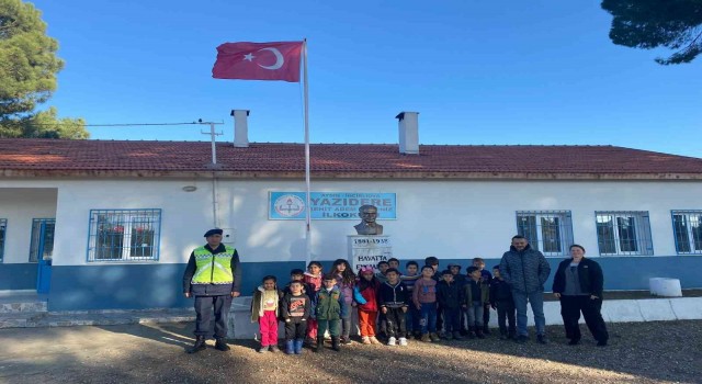 Aydında öğrencilere okul servisi eğitimi