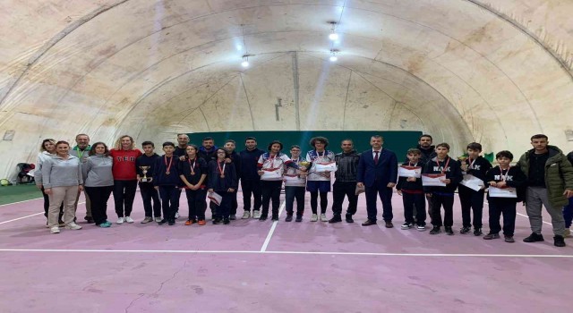 Aydında tenis il birincileri belli oldu