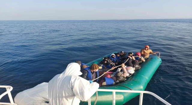 Ayvalık açıklarında 19 düzensiz göçmen kurtarıldı