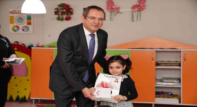 Ayvalıkta karne heyecanı
