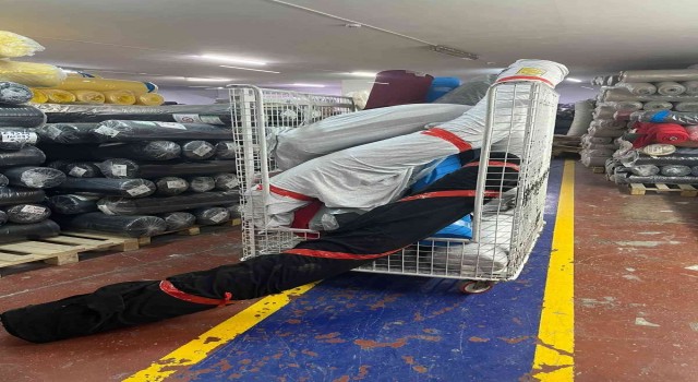 Bağcılarda kumaş hırsızlığı yapan 3 şahıs, suçüstü yakalandı