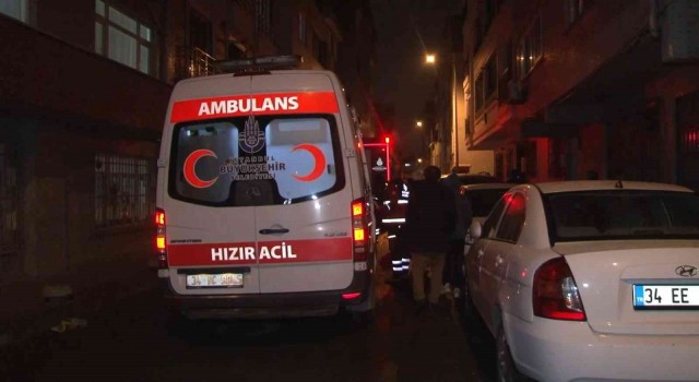 Bağcılarda yangın paniği: Mahsur kalan vatandaşları ekipler kurtardı
