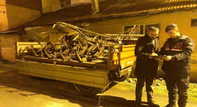 Bahçeden tarım aletleri çalan 2 kişi yakalandı