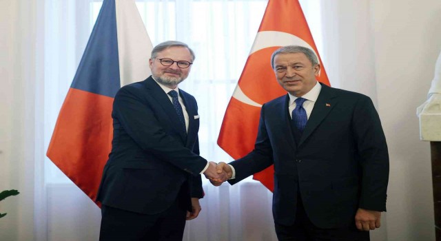 Bakan Akar, Çekya Başbakanı Fiala ile bir araya geldi