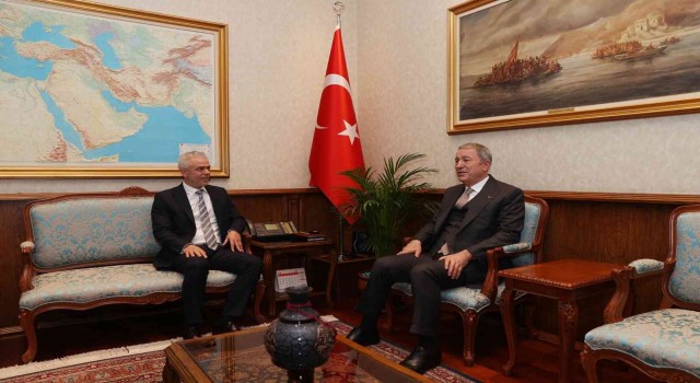 Bakan Akar, KKTC Ankara Büyükelçisi Korukoğlunu kabul etti