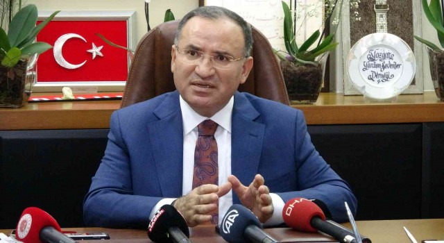 Bakan Bozdağ, “Sözlerini yerine getirmezlerse NATOya giriş vizesini Türkiyeden alamazlar”