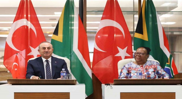 Bakan Çavuşoğlu: (Rusya-Ukrayna) Biz savaşın müzakere masasında sona ereceğine inanıyoruz
