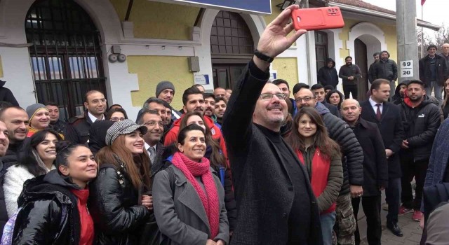 Bakan Kasapoğlu Kırıkkaleli gençlere müjdeyi verdi: Spor salonunun inşasına başladık
