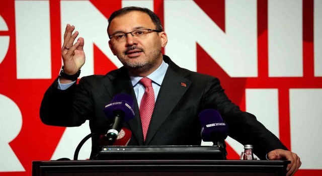Bakan Kasapoğlu: Türk futbol ekolünü, Türk futbolu oyun tarzını inşa etmeliyiz
