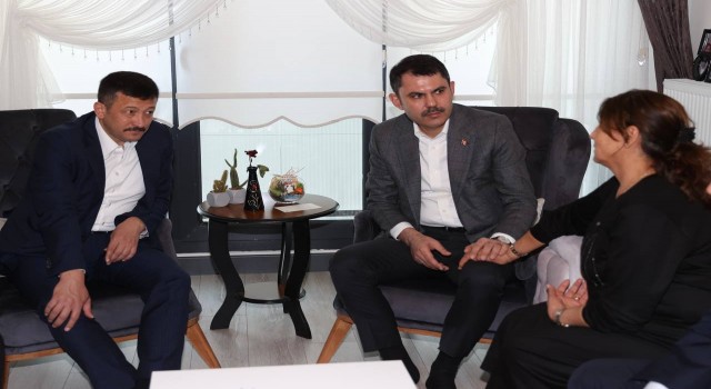 Bakan Kurumdan depremzede Hatice Ablaya yeni konutunda ziyaret