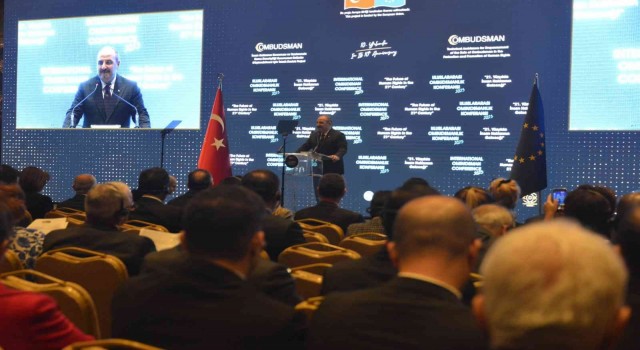 Bakan Varank: “Twitterın sahibinin değişmesiyle politikaları 180 derece değişti”