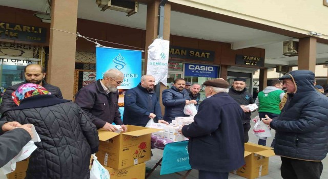 Balıkesirde 24 bin paket kandil simidi dağıtıldı